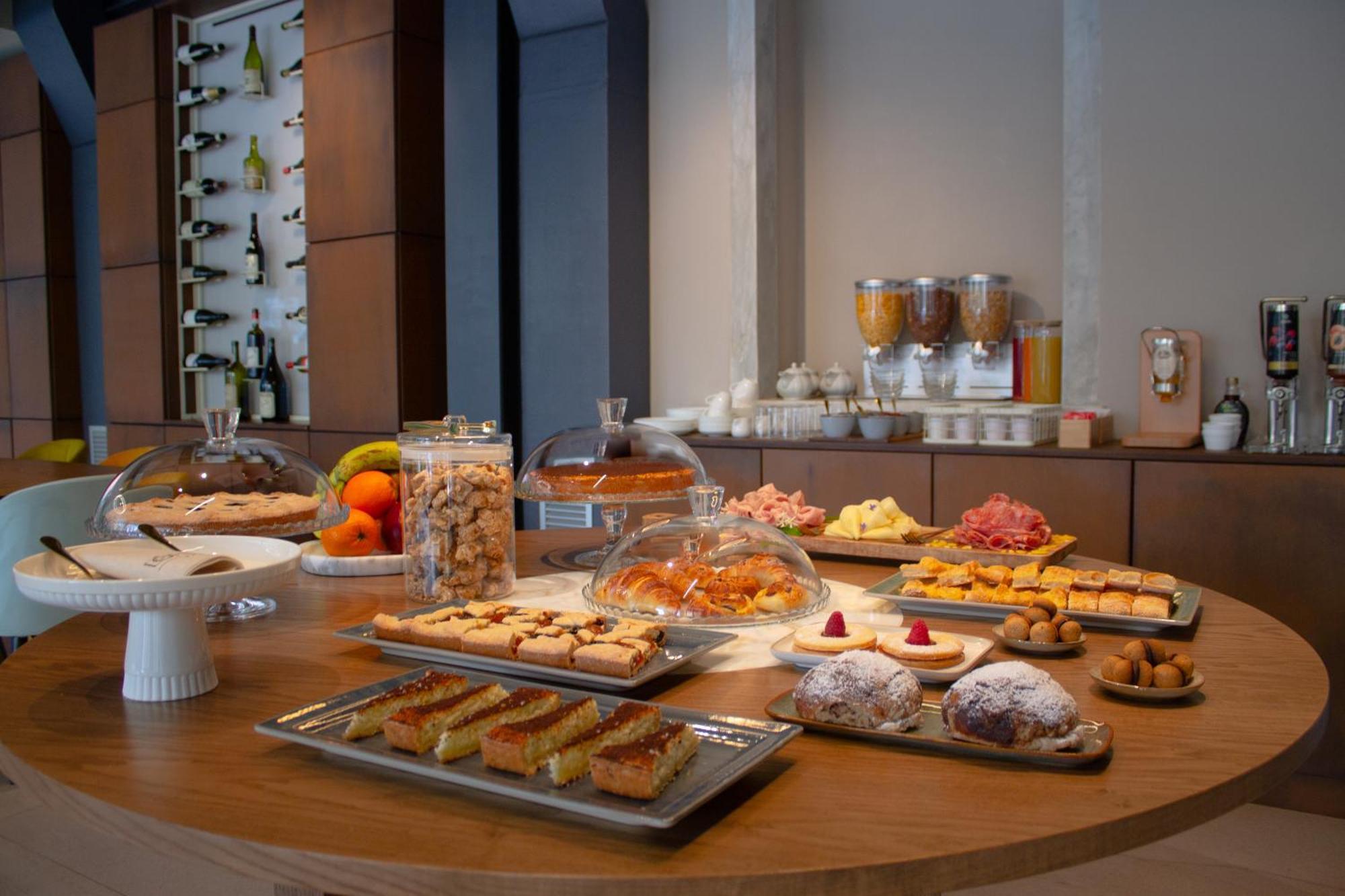 Doride Suites Boutique Hotel Marina Di Carrara Exterior photo